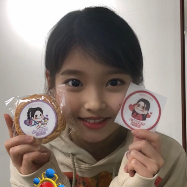 圓臉女星1:IU/李知恩