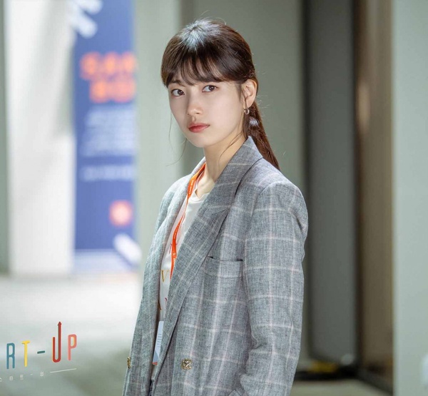 「人設貧窮卻全身名牌」韓劇女主1：《Start-Up》秀智 行頭近百萬的貧窮女