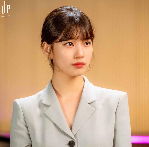 「貧窮卻全身名牌」韓劇女主！《Start-Up》秀智名牌包挨轟，孫藝珍、孔曉振反被網讚？