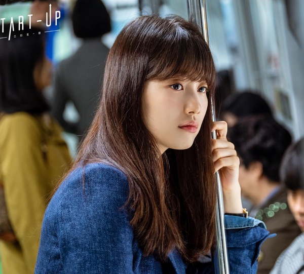 「人設貧窮卻全身名牌」韓劇女主1：《Start-Up》秀智 行頭近百萬的貧窮女