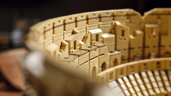 史上最複雜！全新LEGO® 樂高「羅馬競技場」零件數破9千，高度還原歷史痕跡