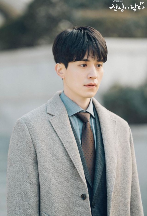 《九尾狐傳》李棟旭「狐狸時裝秀」劇照！李棟旭醫生服&軍裝都能駕馭，這2部是帥氣巔峰