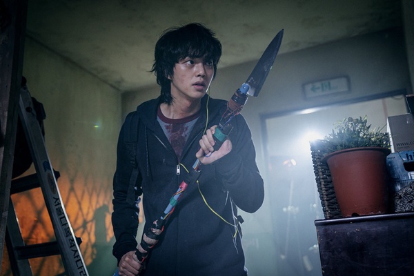 Netflix恐怖影集《Sweet Home》12月上線！改編韓國人氣驚悚漫畫，宋康&李到睍一起打怪