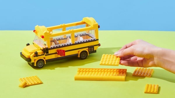 LINE FRIENDS「校車積木組」登場！打造專屬黃色校車，和寶寶熊大一起上學去