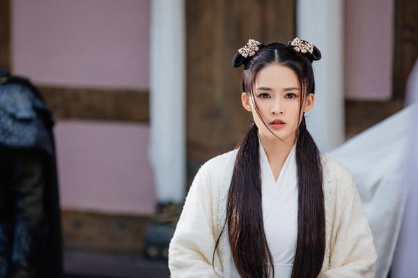 古裝劇《狼殿下》古裝男神&女神1:李沁 飾演 馬摘星