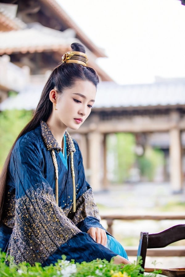 古裝劇《狼殿下》古裝男神&女神1:李沁 飾演 馬摘星