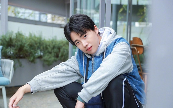 微博票選2020新生代最佳演員TOP 10！丁禹兮第五、肖戰第三，冠軍是今年的大勢男神