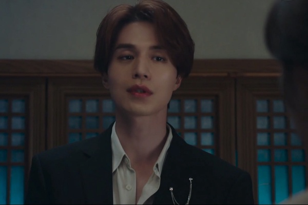 《九尾狐傳》羞羞床戲來了！李棟旭&趙寶兒背後抱+唯美相擁，卻有悲劇感？她即將死去？