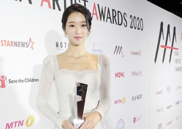 2020AAA頒獎典禮12位男神女神！金秀賢&徐睿知CP合體，金宣虎、韓素希超高顏值引熱議！