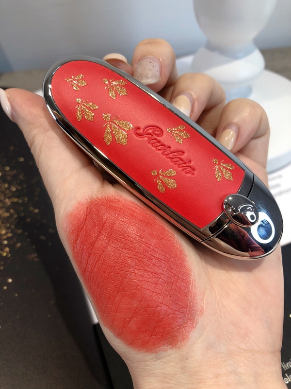 2021新年彩妝搶先看！蘿拉蜜思「電紅限定」氣墊超耀眼，MAC金魚打亮餅喜氣到不行！