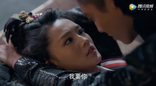 古裝劇《狼殿下》吻戲超多！盤點10個吻戲，醉酒吻、床咚吻，李沁&肖戰&王大陸吻不停