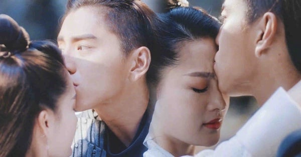古裝劇《狼殿下》吻戲超多！盤點10個吻戲，醉酒吻、床咚吻，李沁&肖戰&王大陸吻不停