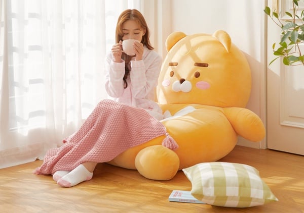 KakaoFriends「巨大萊恩沙發床」332,000韓元(約NT$8,560)