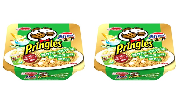 品客洋芋片變成泡麵啦！品客超經典「酸奶洋蔥」洋芋片風味泡麵，讓人一吃就停不下來～