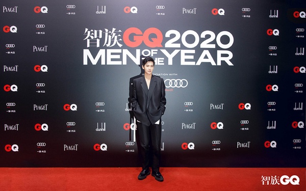 李現、鄧倫紅毯比帥！2020年度人物盛典12男神，楊洋貴公子西裝帥翻，李現化身白馬王子