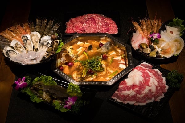 10大「新北耶誕城周邊宵夜」！板橋區超夯宵夜都在這，逛完耶誕城不怕肚子餓！