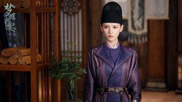網評「古裝劇最颯俠女」TOP 10！彭小苒俠氣、楊冪霸氣，李沁《狼殿下》帥成經典