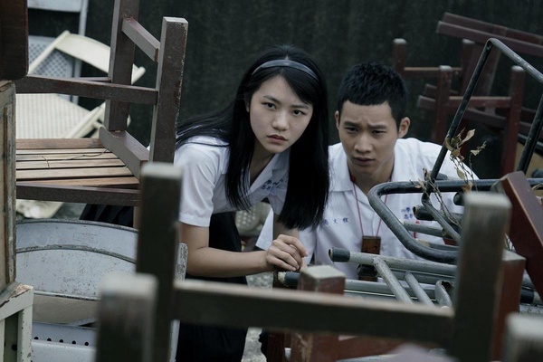 Netflix《返校》影集&電影差異解析！學姊變厲鬼復仇，芸香陷入師生戀？悲劇再次上演？
