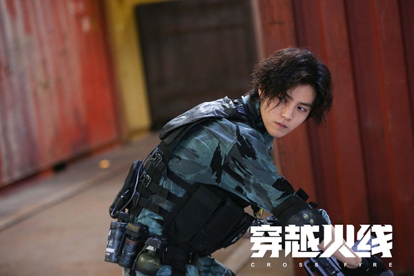 2020「演技黑轉白」讓人驚艷的明星3:鹿晗《穿越火線》、《在劫難逃》