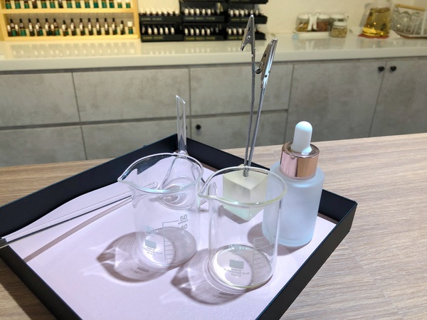 都市裡的療癒時光！atSENSES芳療保養概念店新開幕，DIY專屬精華油、傲嬌肌也被惜命命