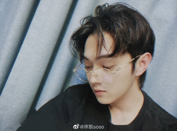 明星眼鏡造型3：許凱