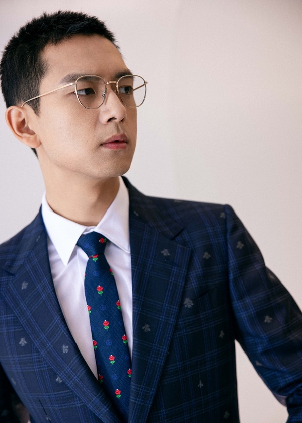 8位「眼鏡造型」帥翻明星！王一博、車銀優高級本人，玄彬戴眼鏡超斯文、肖戰有殺氣