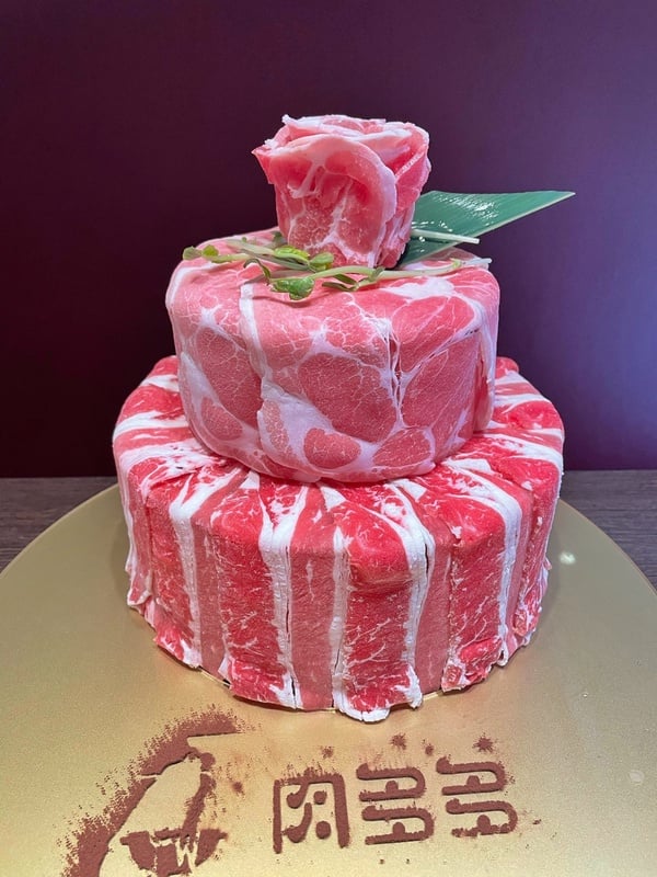 CP值超高火鍋店推薦！到「肉多多」爽吃肉片、鮮美海鮮，加碼「蔬食自助吧」任你吃過癮