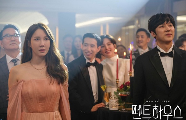 《Penthouse》吳允熙將和朱丹泰再婚入住頂樓？「媽媽像赫拉女神」5伏筆早暗示她黑化？