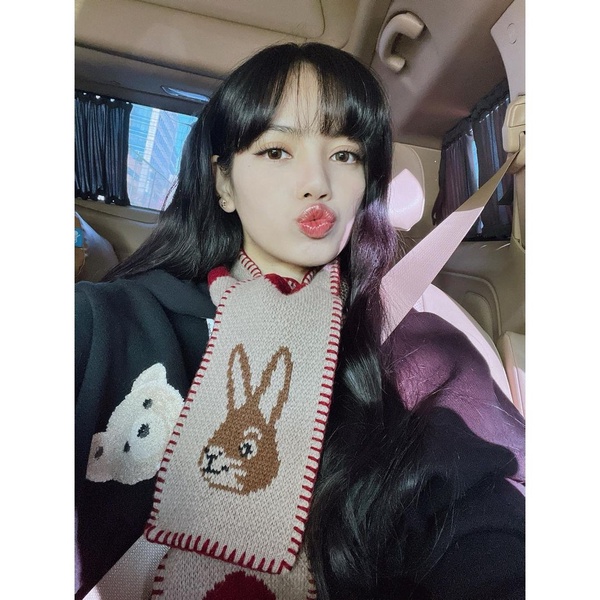 2020聖誕明星穿搭3:LISA