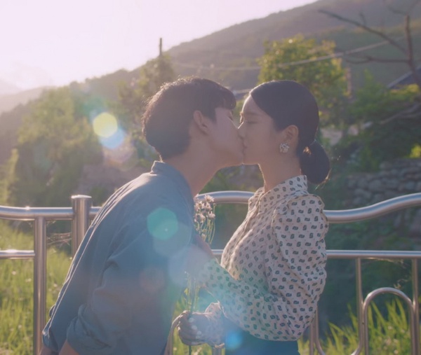 2020「吻戲匠人」Kiss名場面6：《雖然是精神病但沒關係》金秀賢