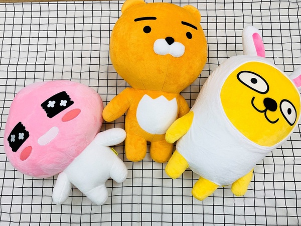 Kakao粉必收！全家推Kakao集點加價購，萊恩、Apeach超大玩偶必收，側背包也好可愛！