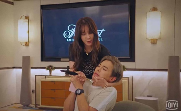 韓劇《Penthouse上流戰爭》蓮根拔起CP發糖!愛情從捅刀開始&羅根承諾「會讓你幸福」,下集超曖昧?