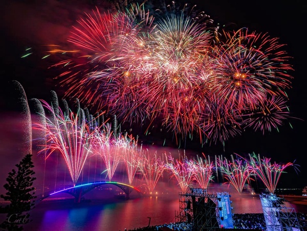 「2021澎湖國際海上花火節」4月開跑!無人機燈光表演、離島煙火秀,現在就手刀訂機票