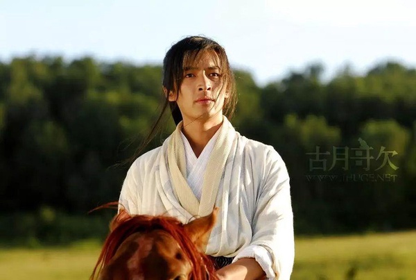 網評10個高還原度武俠劇古裝男神！王一博《有翡》、任嘉倫《暮白首》都像從小說走出來