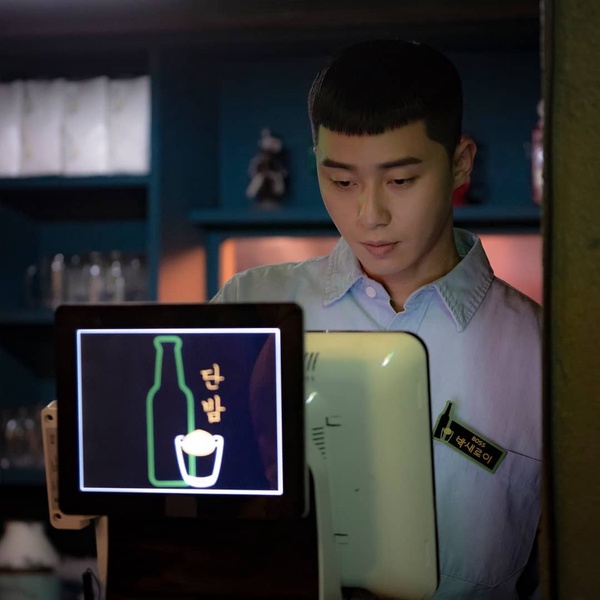 韓劇角色的IG帳號4：《梨泰院CLASS》甜栗酒館 招牌菜、員工互動都秀出來
