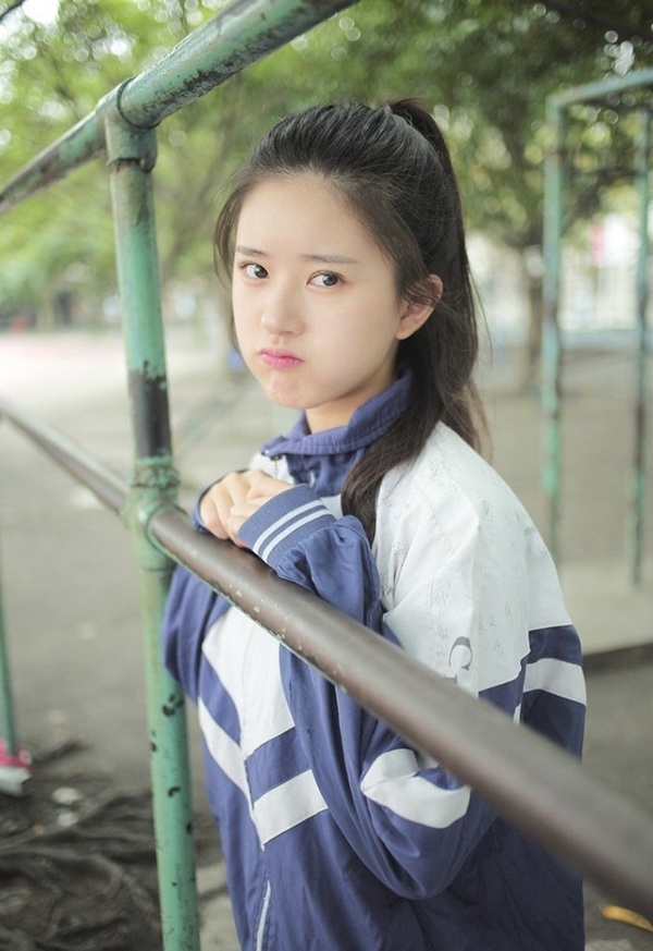 楊紫校服造型曝光！9位陸劇女星校服造型，趙露思、譚松韻甜美可愛，劉亦菲仙氣爆棚