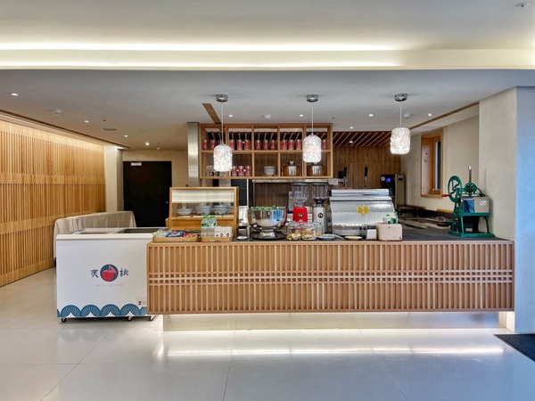 宜蘭礁溪最難預約溫泉飯店「呆水溫泉」開箱！戶外溫泉配美景、吃痛風粥，開窗是抹茶山