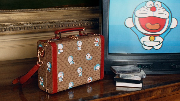 「Gucci x 哆啦A夢」新年系列登場！金牛哆啦A夢結合GG老花，全系列包款都太可愛