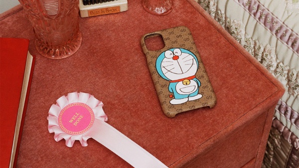 「Gucci x 哆啦A夢」新年系列登場！金牛哆啦A夢結合GG老花，全系列包款都太可愛