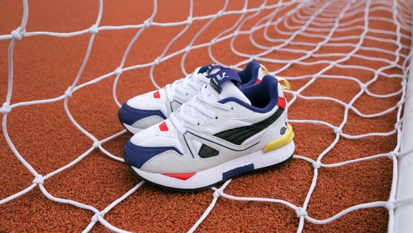 「PUMA x PEANUTS史努比」聯名歡樂登場!還有童裝尺寸全家都能穿,全台這天上市