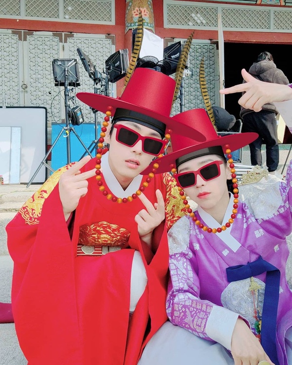 《哲仁王后》隱藏CP!崔尚宮&熟手「愛的猛男圖」網笑翻,洪燕「中槍三角戀」好無解!