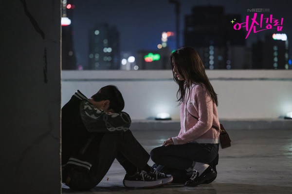 《女神降臨》文佳煐同款包盤點！設計師包萬元有找，不只文佳煐，韓素希、朴敏英也愛背