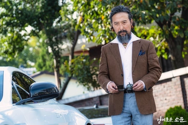 Netflix《驅魔麵館》爆紅主配角介紹！她是韓孝周師父，趙炳圭被喻為「光洙的後裔」？