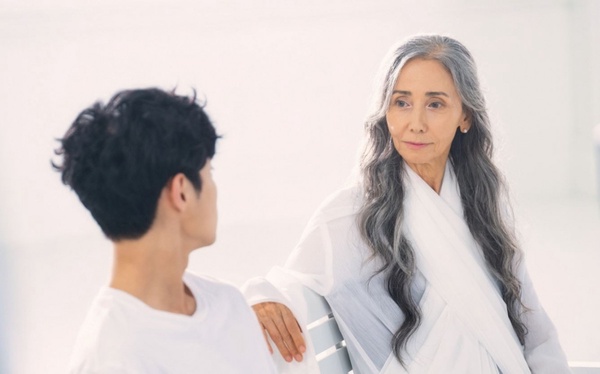 Netflix《驅魔麵館》爆紅主配角介紹！她是韓孝周師父，趙炳圭被喻為「光洙的後裔」？