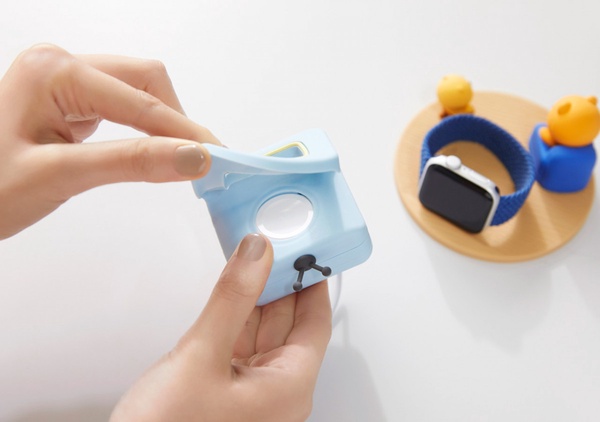KakaoFriends推出「萊恩Apple Watch充電座」，萊恩＆春植悠閒看電視，可愛又實用！