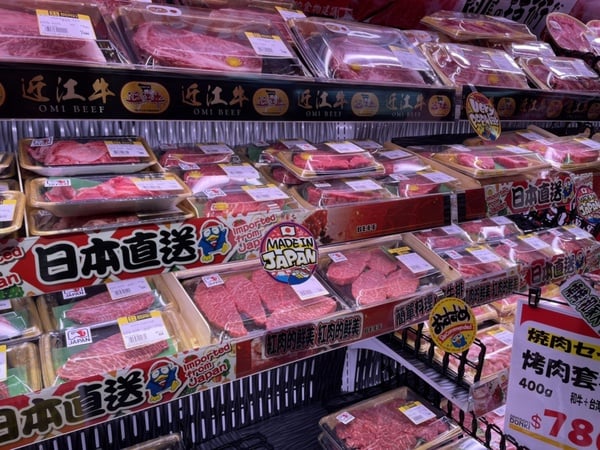「唐吉訶德」首店登台!6折買即期品、1圓零錢自己拿、手寫海報,開逛前你會想知道的事