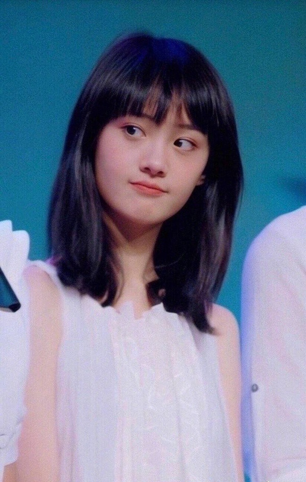 鄭爽被官方封殺！鄭爽18歲出道就走紅、《微微》搭楊洋火遍亞洲，網：一手好牌打得稀爛