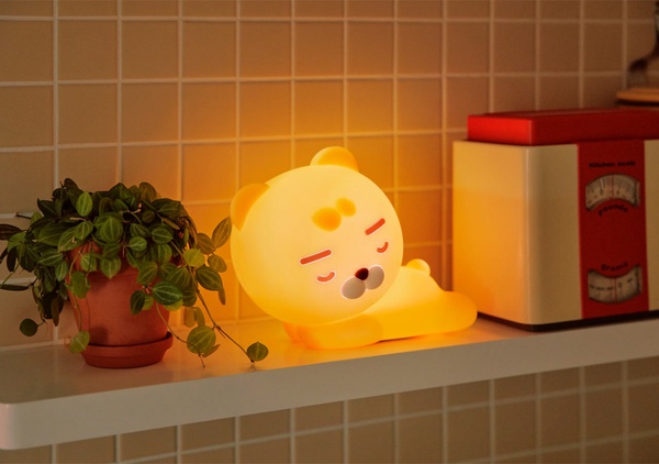 KAKAO FRIENDS「萊恩智能夜燈」軟萌上市！四段式燈光輕鬆切換，專屬APP遠端操控超實用