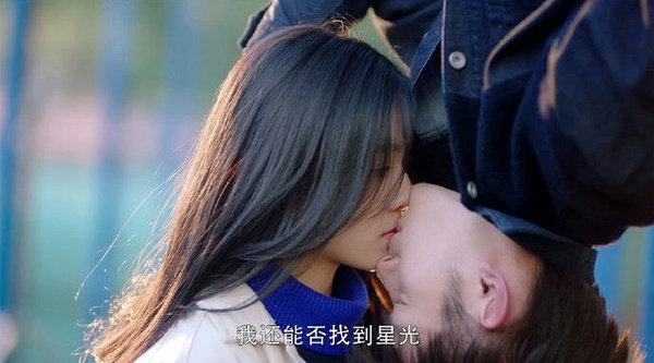 陸劇9個奇葩吻戲！《我就是這般女子》噴嚏吻太搞笑，麵條吻、夾心吻都尬出新高度