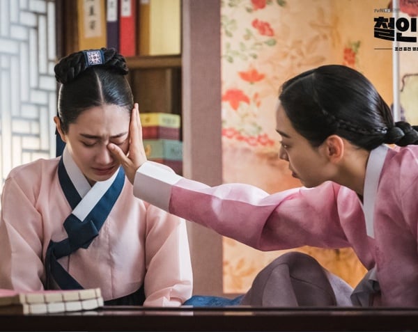 《哲仁王后》與原版的差異對比！原版初次圓房就懷孕、調戲宮女超露骨，陸版《太子妃升職記》結局超崩？